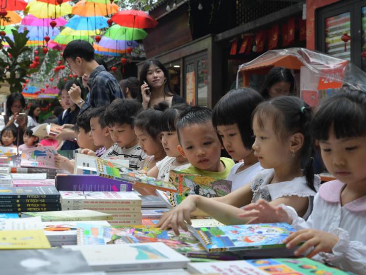 Tăng cường quản lý, nâng cao hiệu quả hoạt động hệ thống thiết chế văn hóa, thư viện công cộng