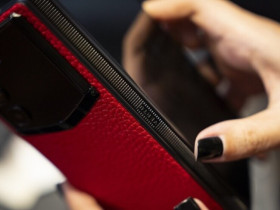 Sau màn hình gập, smartphone hạng sang bước vào cuộc đua AI