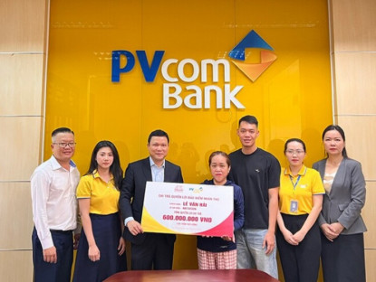 Thông tin doanh nghiệp - Generali Việt Nam và PVcomBank thực hiện cam kết với khách hàng, chi trả hơn 1 tỷ đồng quyền lợi bảo hiểm