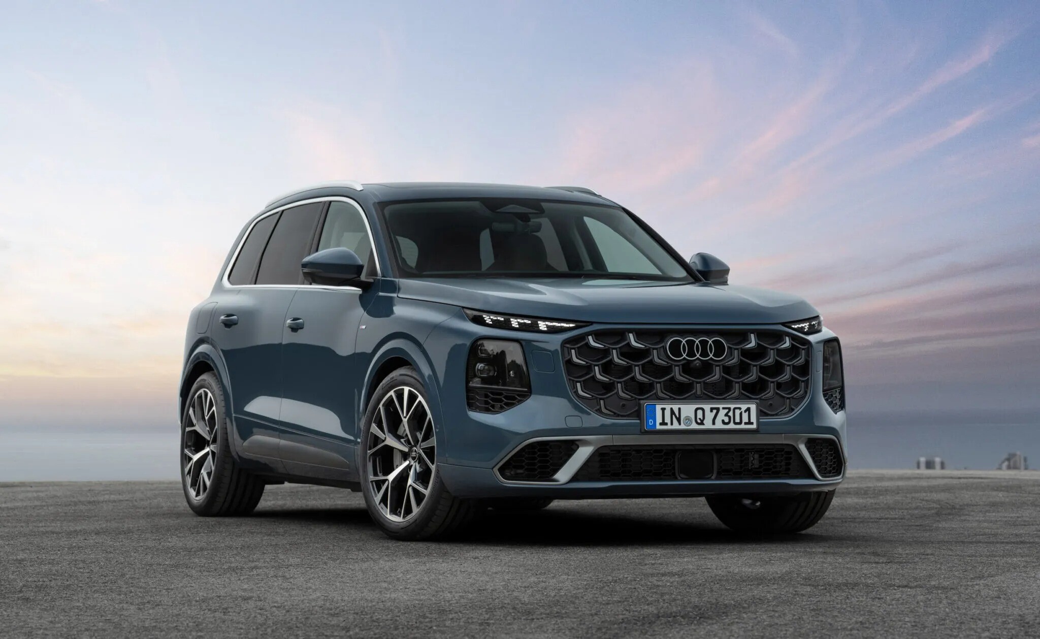 Xe SUV Audi Q7 thế hệ mới trình làng toàn cầu - 1