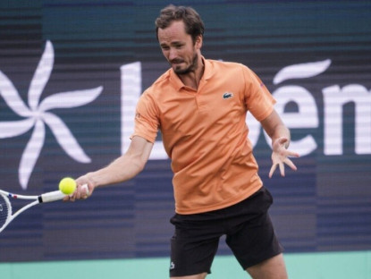 Thể thao - Nóng rực tennis ATP, WTA: Medvedev thể hiện đẳng cấp, Learner Tien - Zverev dừng bước