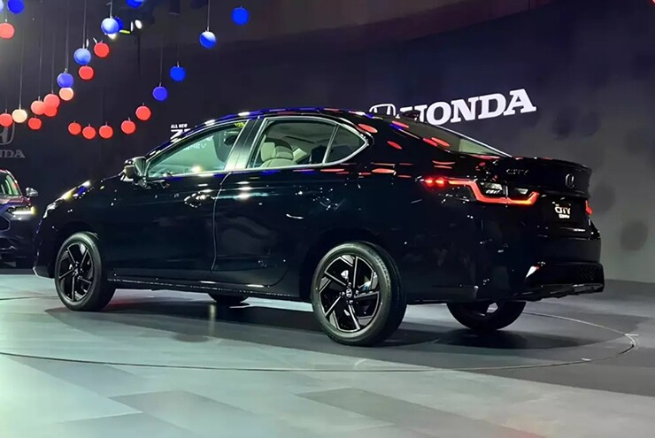 Mẫu sedan từng làm khó Toyota Vios vừa được nâng cấp mạnh tay - 1