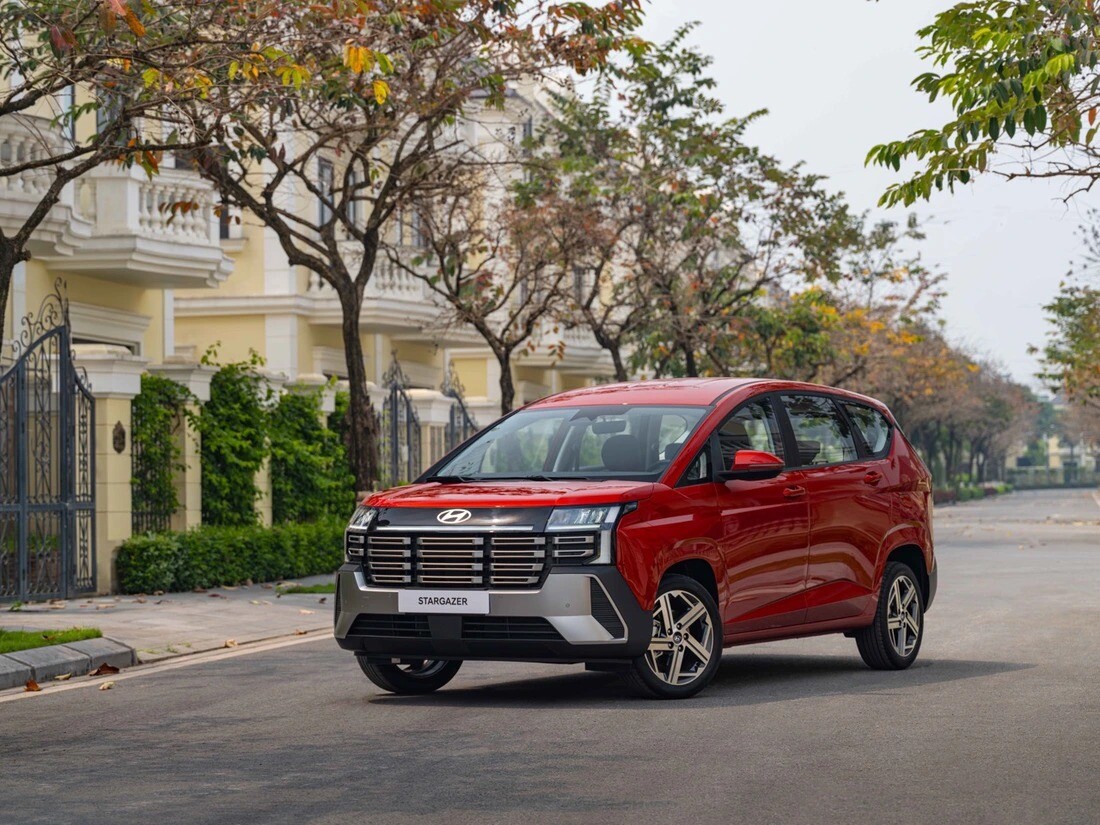 Mua xe MPV tầm giá 600 triệu đồng, Hyundai Stargazer có đáng cân nhắc? - 1