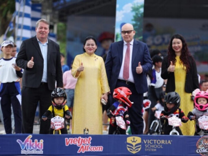 Thông tin doanh nghiệp - Victoria School tổ chức giải đua xe thăng bằng cho trẻ: Sân chơi rèn bản lĩnh và kết nối gia đình
