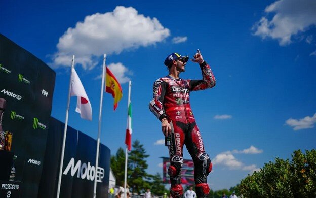 Đua xe MotoGP, Czechia GP: Tay lái Aprilia tạo hình ảnh "xấu chơi", đua vô địch mở toang với Ducati - 3