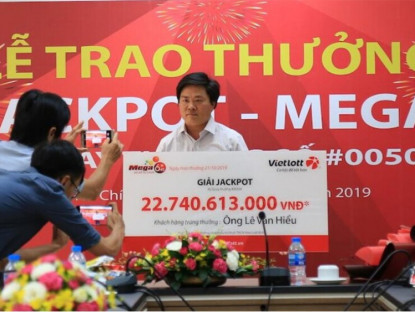 Thông tin doanh nghiệp - Những tỉ phú Vietlott chọn lộ mặt