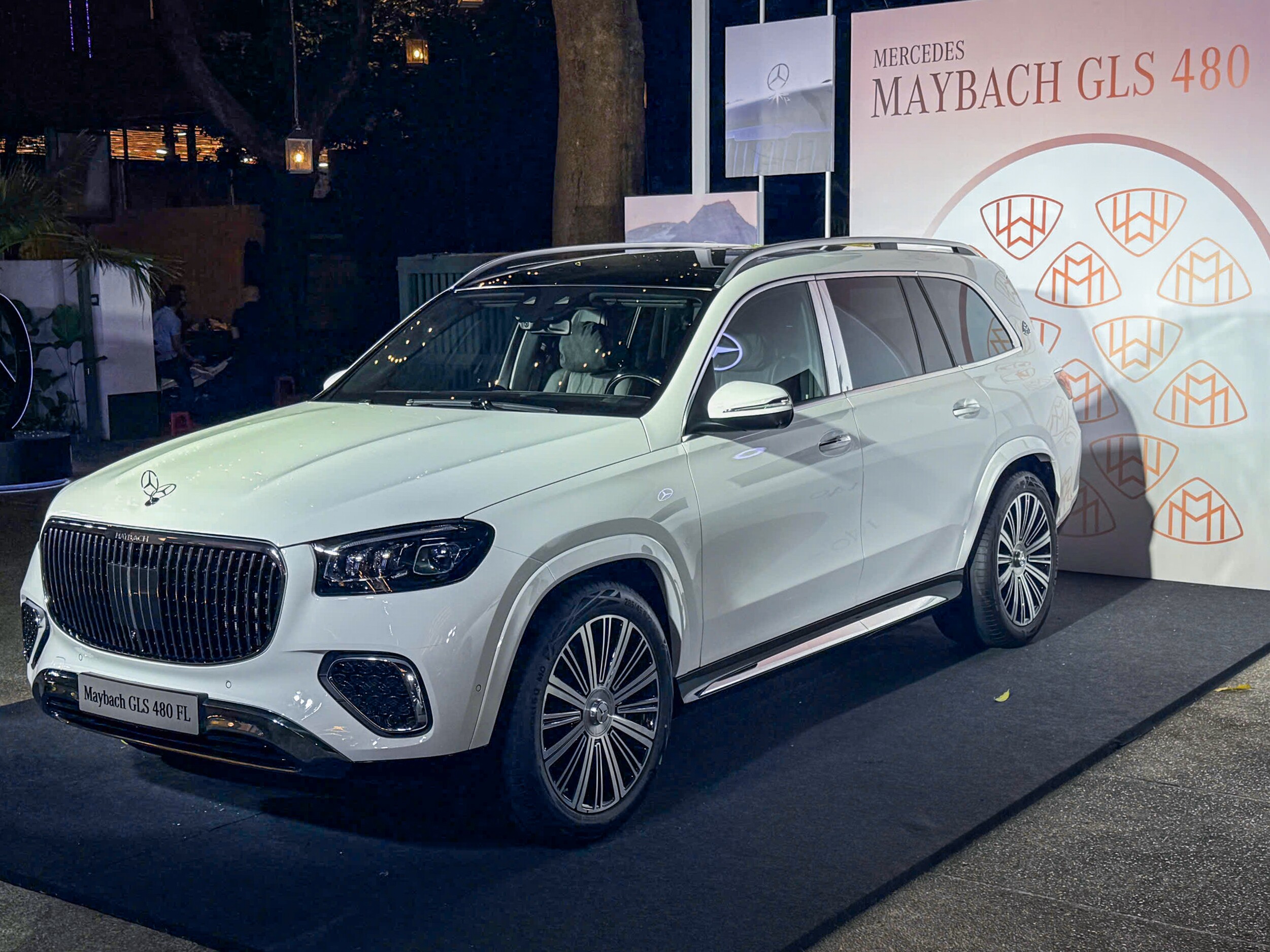 Mercedes-Maybach GLS 480 công bố giá bán từ 8,999 tỷ đồng tại Việt Nam - 1