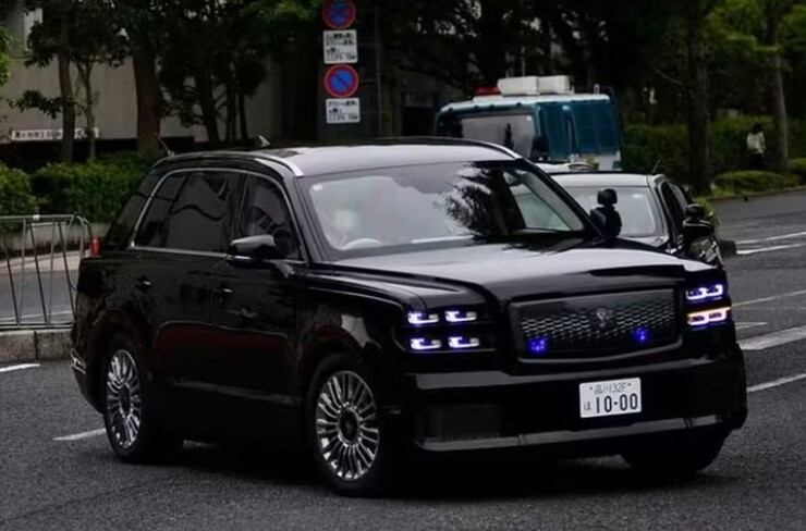 Điều gì khiến Toyota Century SUV trở thành lựa chọn của Thủ tướng Nhật Bản? - 2
