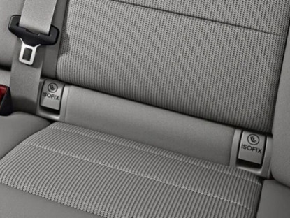 Giao thông - Tiêu chuẩn Isofix trên ghế an toàn trẻ em được hiểu như thế nào?