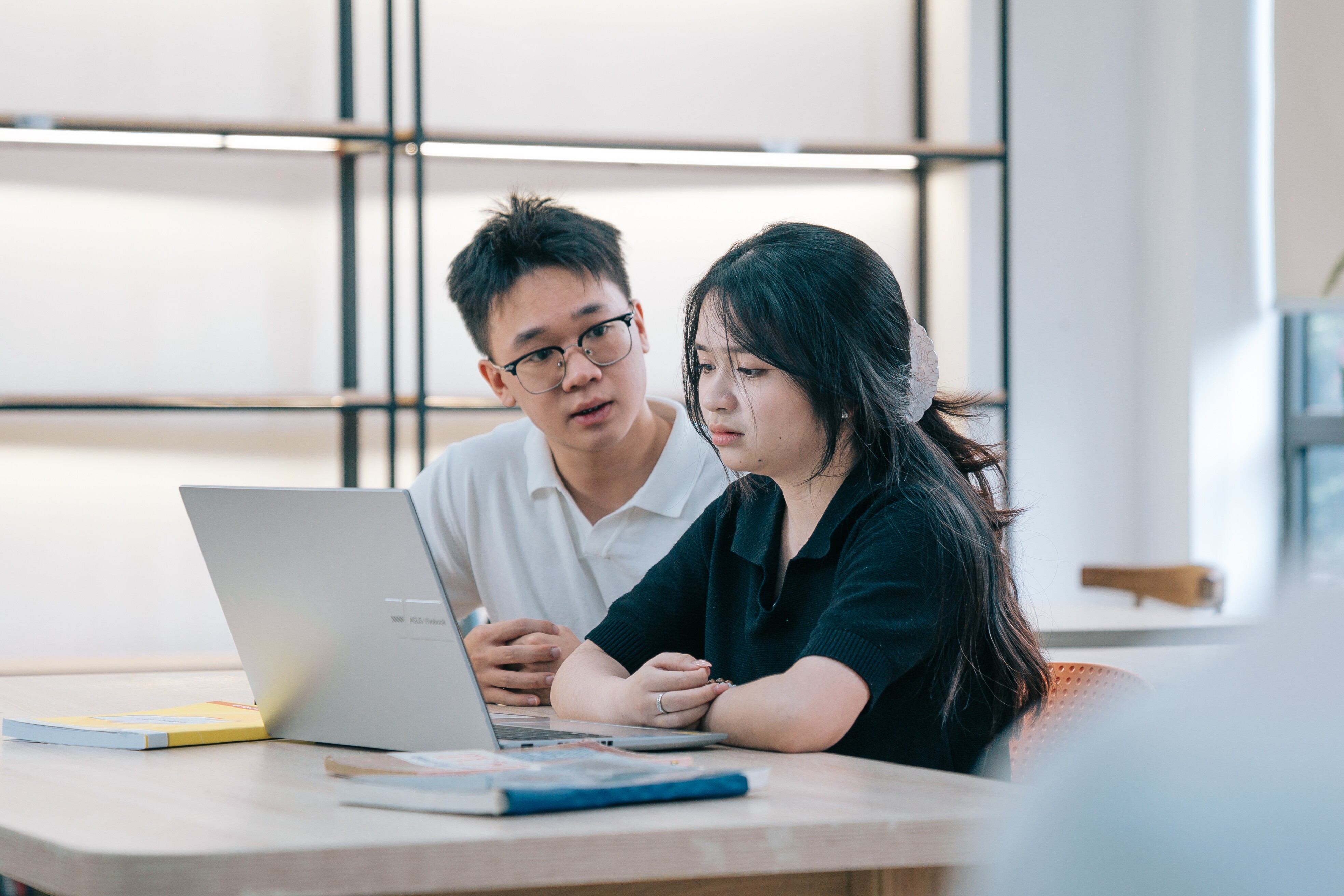 Vì sao nhiều sinh viên ra trường vẫn loay hoay tìm việc? - 1
