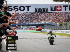 Đua xe MotoGP, Dutch GP: “Chiến binh samurai” Ogura chiến thắng đầy cảm xúc, mở toang cuộc đua vô địch