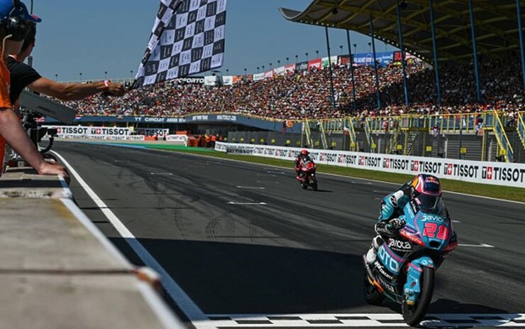 Đua xe MotoGP, Dutch GP: “Chiến binh samurai” Ogura chiến thắng đầy cảm xúc, mở toang cuộc đua vô địch - 1