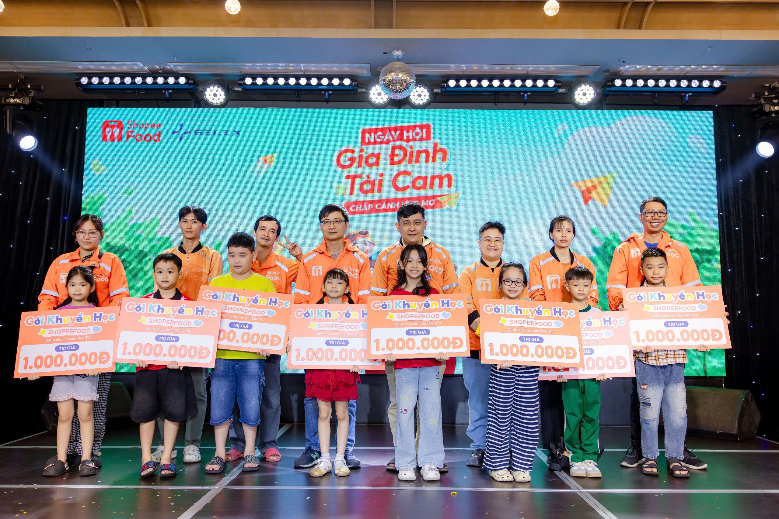Ngày hội thường niên gắn kết và tiếp thêm động lực cho hàng trăm gia đình tài cam ShopeeFood - 4