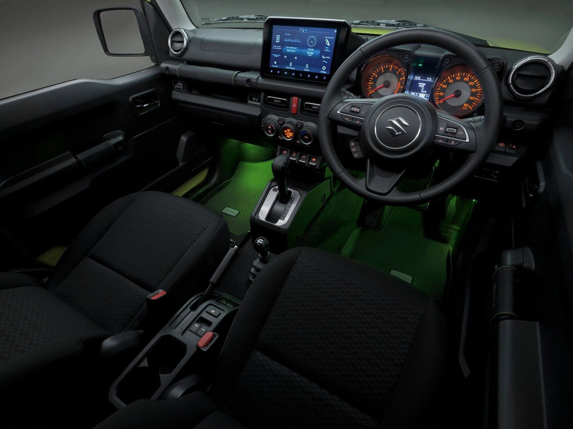 Suzuki tung ra phiên bản Jimny đặc biệt cho khách hàng thích Offroad - 7