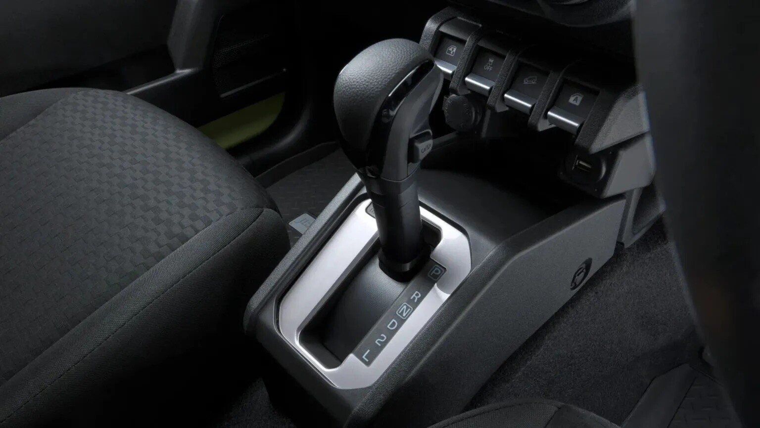 Suzuki tung ra phiên bản Jimny đặc biệt cho khách hàng thích Offroad - 8