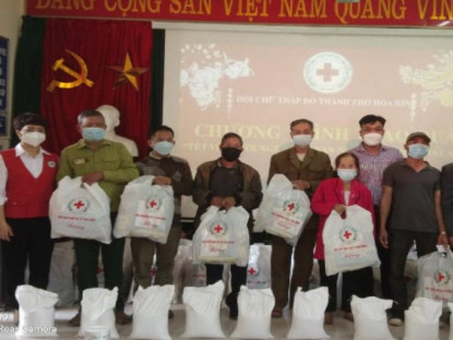  - Hội Chữ thập đỏ thành phố Hoà Bình thực hiện “Tết vì người nghèo và nạn nhân chất độc da cam” xuân Nhâm Dần 2022