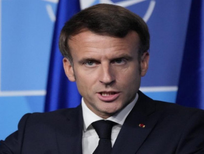  - Tổng thống Pháp Macron phản đối Anh, Mỹ công kích Nga