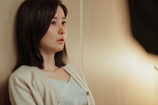 Mẹ chồng nhập viện tôi vào thăm, nghe bà nói chuyện với người lạ tôi sợ bủn rủn chân tay - 2