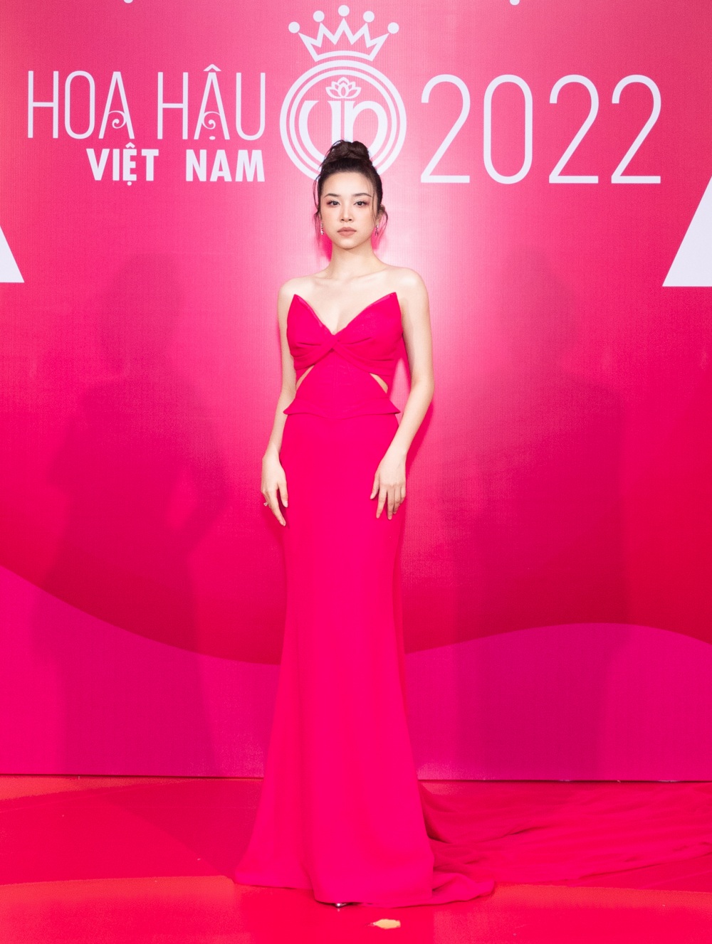 Đỗ Hà khoe đôi chân dài 1,11m tại sự kiện khởi động Hoa hậu Việt Nam 2022 - 5