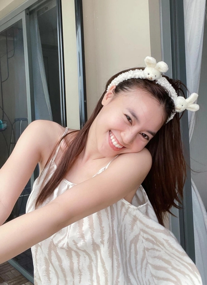 Nhan sắc bạn gái Quang Hải khi chụp cam thường khiến nhiều người bất ngờ - 7