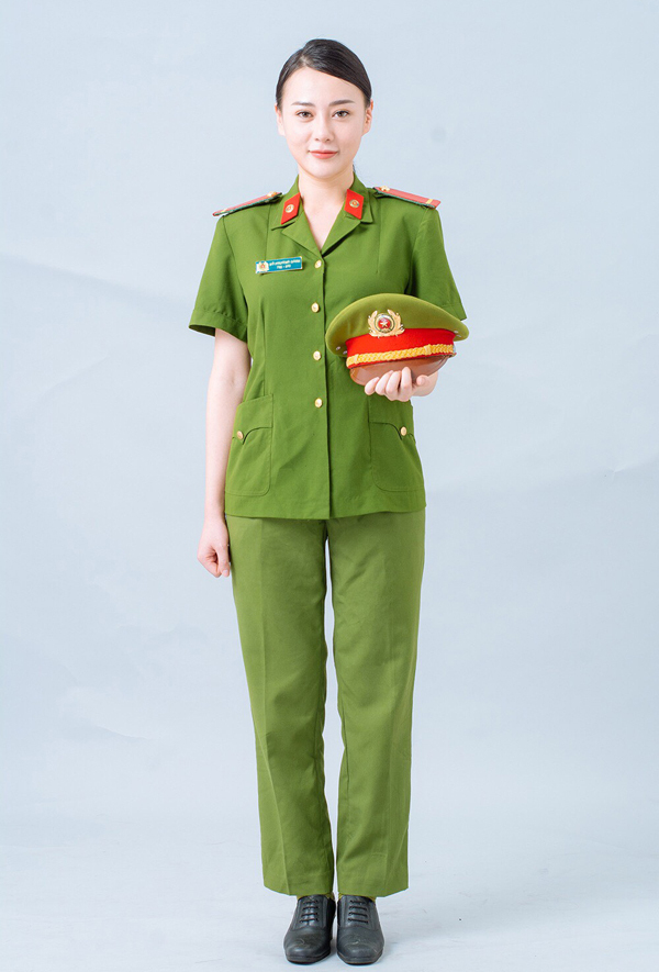 Sao nữ Việt &#34;khí chất&#34; nhờ quân phục: Midu, Cao Thái Hà vẫn thua một người - 6