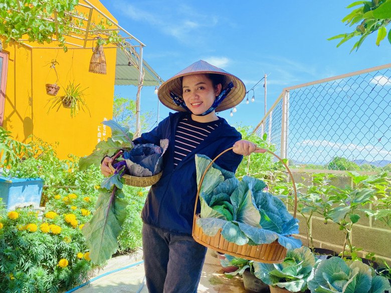 Được bố mẹ tặng nhà nhân ngày cưới, cô chủ Bình Thuận làm vườn ngũ sắc, sắp mở rộng 5.000m2 - 2