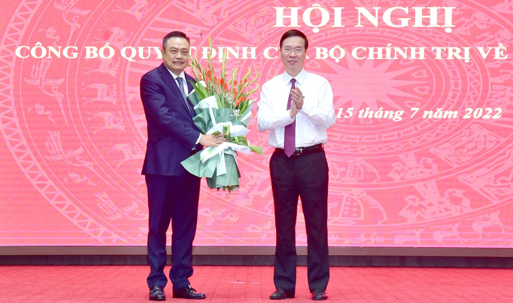 Bộ Chính trị phân công đồng chí Trần Sỹ Thanh giữ chức Phó Bí thư Thành ủy Hà Nội và được giới thiệu để bầu Chủ tịch TP Hà Nội - 2