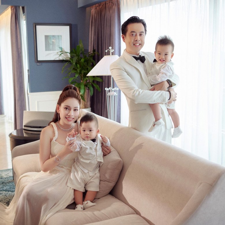 Dương Khắc Linh làm bố tuổi 40: Sợ cảnh con lớn bố siêu già, tìm biện pháp kéo dài tuổi trẻ vì con - 1
