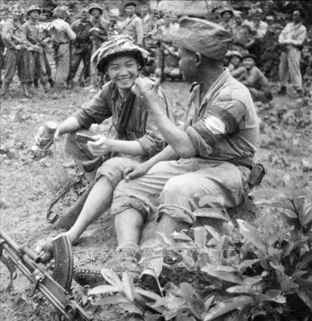 60 năm quan hệ Việt - Lào: Bài 5 - Cao hơn dãy núi Trường Sơn - 1