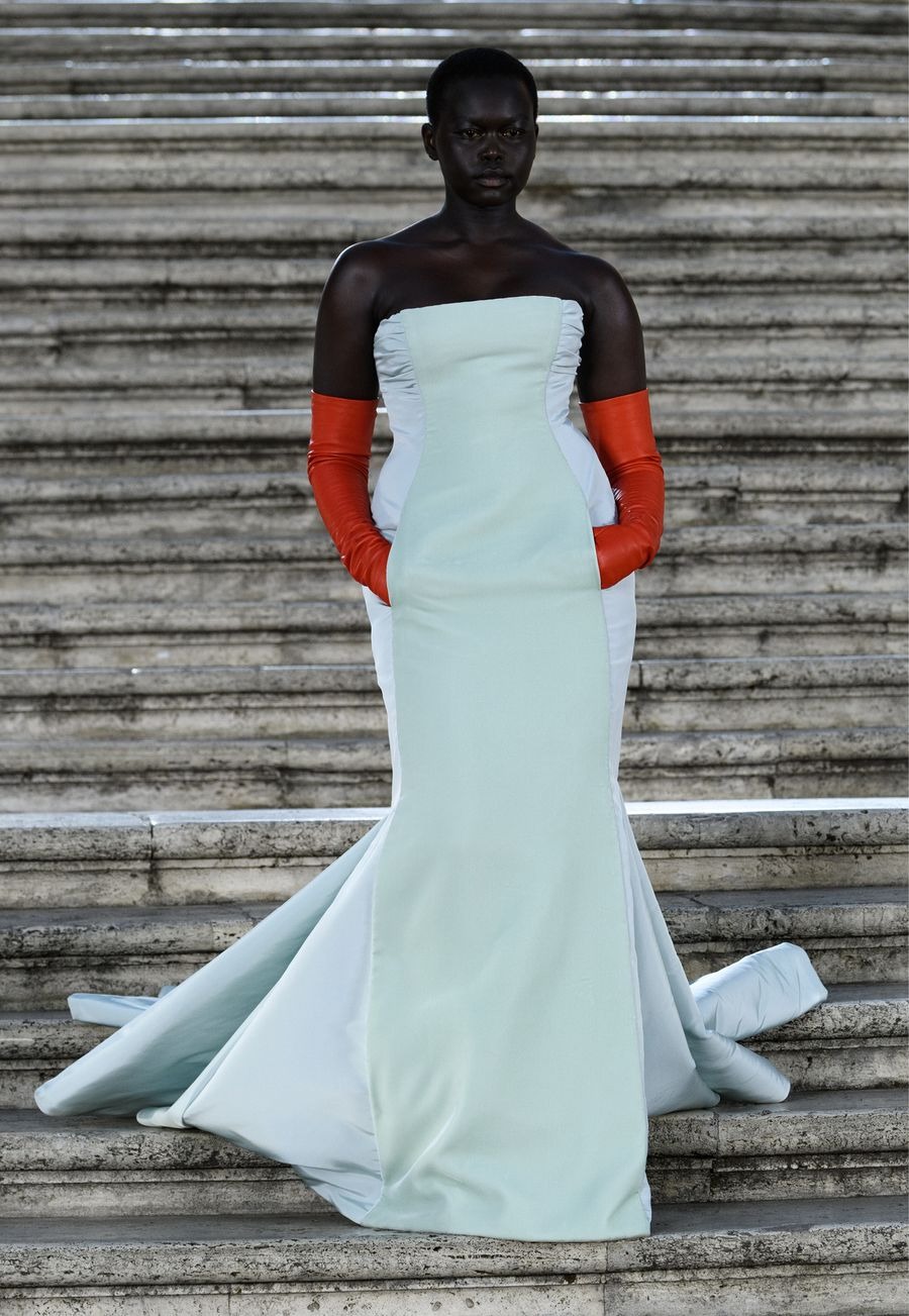 Valentino chọn Rome cho bộ sưu tập Haute Couture Thu Đông 2022 - 2