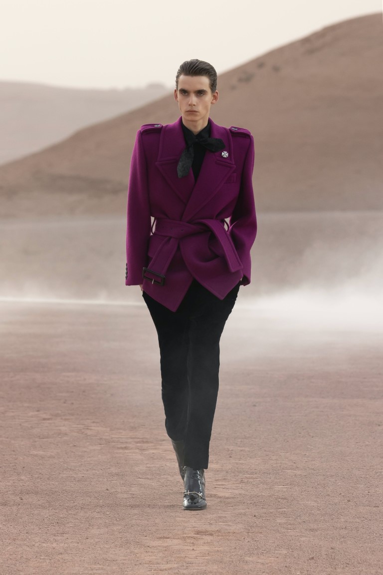 Yves Saint Laurent ra mắt bộ sưu tập Haute couture giữa sa mạc nóng bỏng - 8