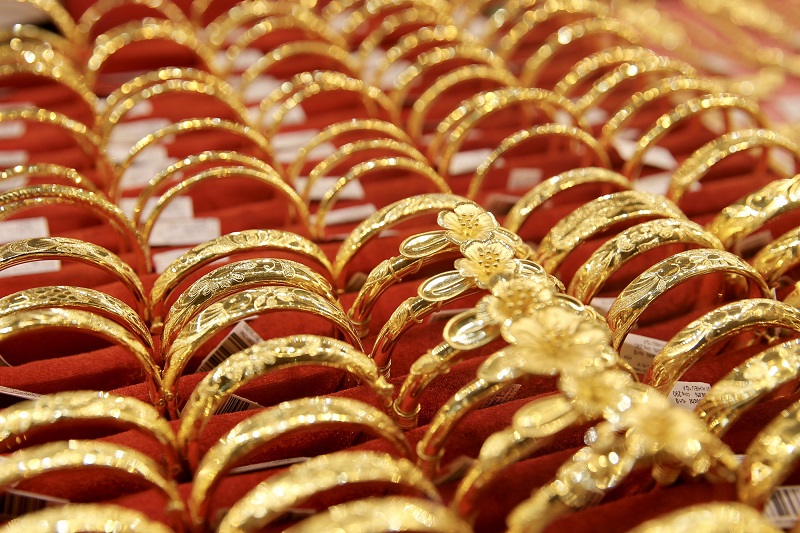 Giá vàng hôm nay 20/7: Vàng SJC bật tăng mạnh, mua vàng sáng qua tới chiều nay lãi ngay vài triệu - 1