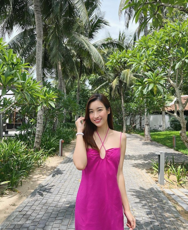 &#34;Hoa hậu nghèo nhất Việt Nam&#34; được thiếu gia cầu hôn: Mặc giản dị vẫn xinh, quyến rũ - 10