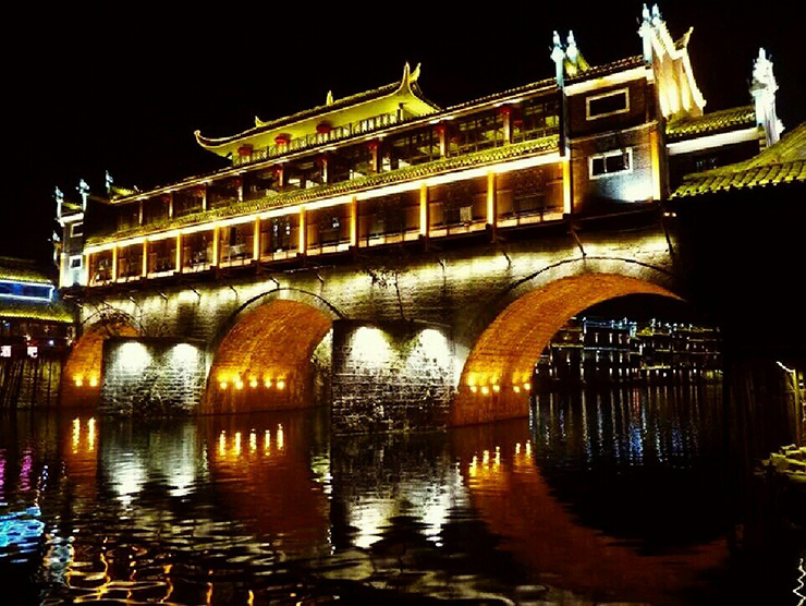 Phượng Hoàng cổ trấn - Thị trấn cổ kính quyến rũ nhất ở Trung Quốc - 13