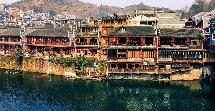 Phượng Hoàng cổ trấn - Thị trấn cổ kính quyến rũ nhất ở Trung Quốc - 3
