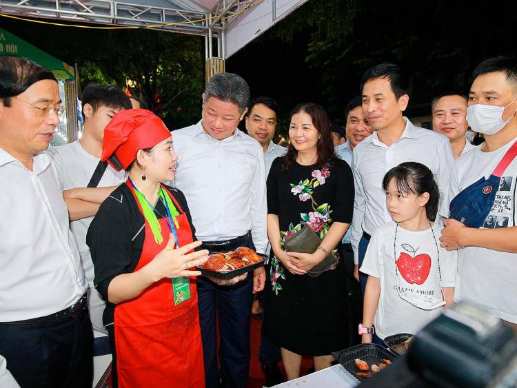 Nông nghiệp - Hà Nội tổ chức khai mạc chương trình “Tuần hàng Quảng bá nông sản, sản phẩm OCOP Hà Nội và các tỉnh, thành phố năm 2022”
