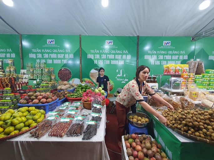 Hà Nội tổ chức khai mạc chương trình “Tuần hàng Quảng bá nông sản, sản phẩm OCOP Hà Nội và các tỉnh, thành phố năm 2022” - 4