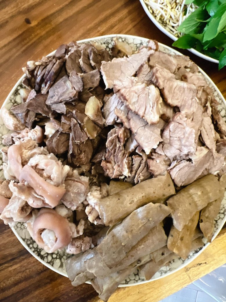 Lê Thúy hào hứng nấu bún nhưng thành phẩm "dở ẹc", nữ ca sĩ "Cô đơn trên sofa" bình luận bất ngờ - 10