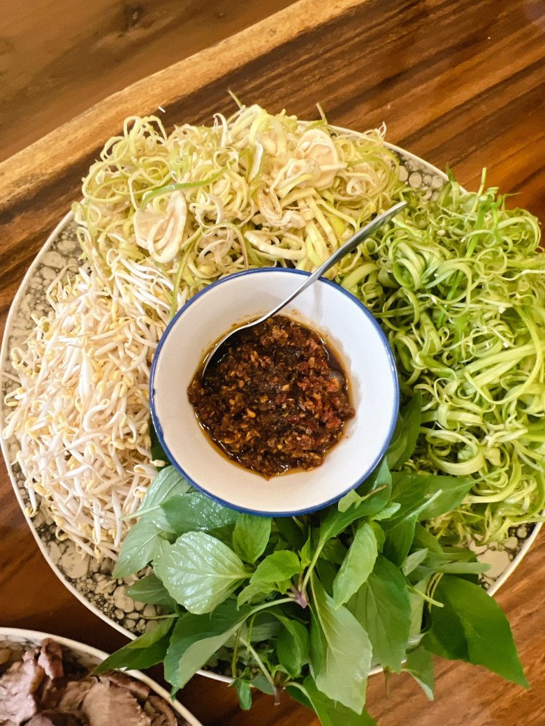 Lê Thúy hào hứng nấu bún nhưng thành phẩm "dở ẹc", nữ ca sĩ "Cô đơn trên sofa" bình luận bất ngờ - 11