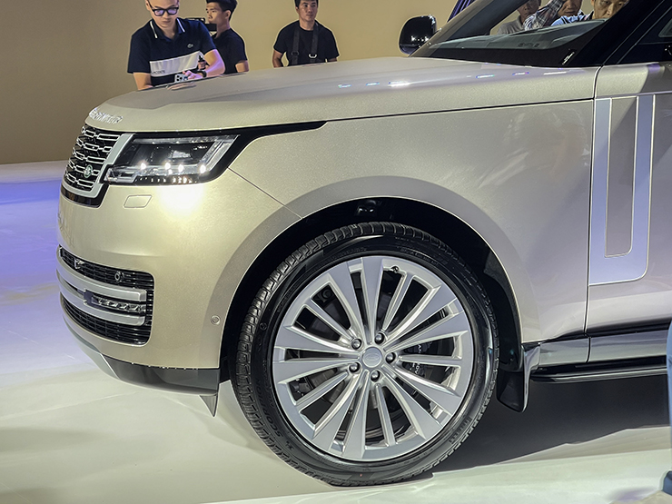 Land Rover thế hệ mới ra mắt khách hàng Việt, giá từ 11,2 tỷ đồng - 8
