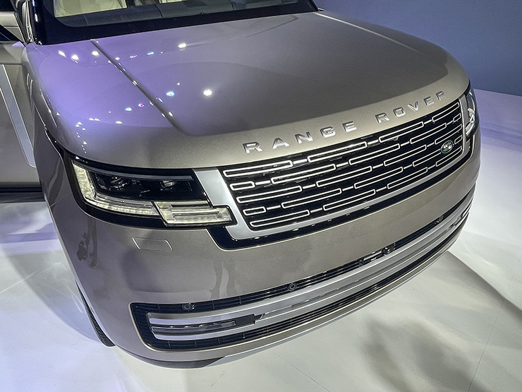 Land Rover thế hệ mới ra mắt khách hàng Việt, giá từ 11,2 tỷ đồng - 4