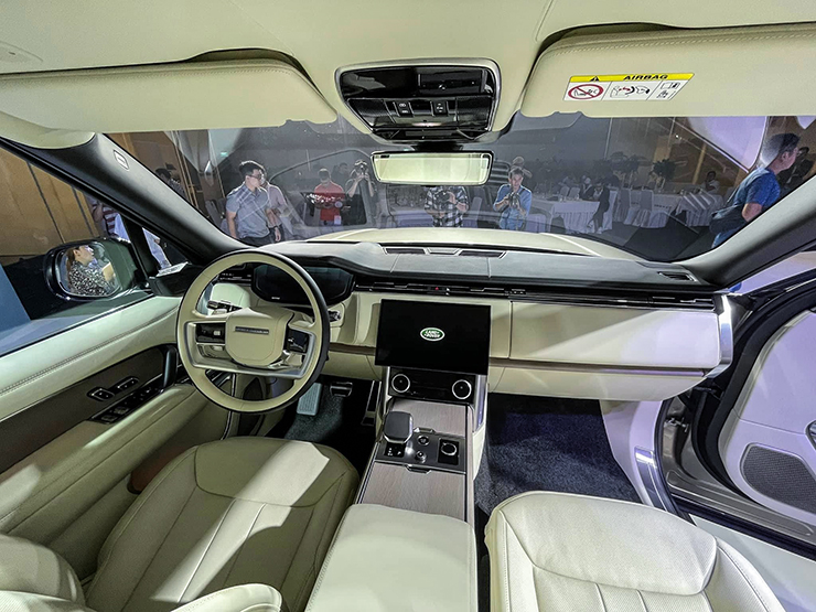 Land Rover thế hệ mới ra mắt khách hàng Việt, giá từ 11,2 tỷ đồng - 10