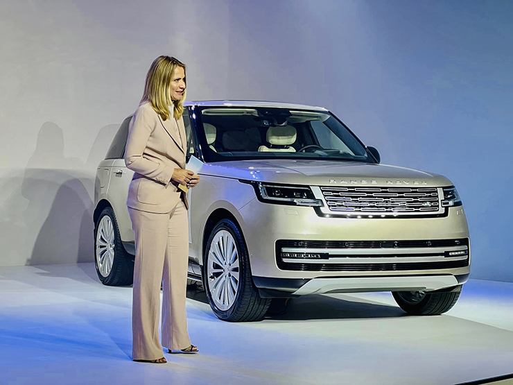 Land Rover thế hệ mới ra mắt khách hàng Việt, giá từ 11,2 tỷ đồng - 1