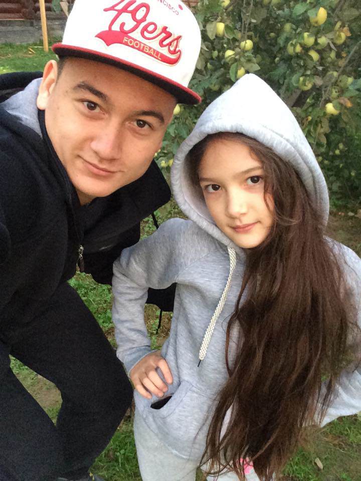 Em gái Đặng Văn Lâm 15 tuổi cao 1m8, da trắng nõn nà, được anh trai chiều chuộng như công chúa - 3