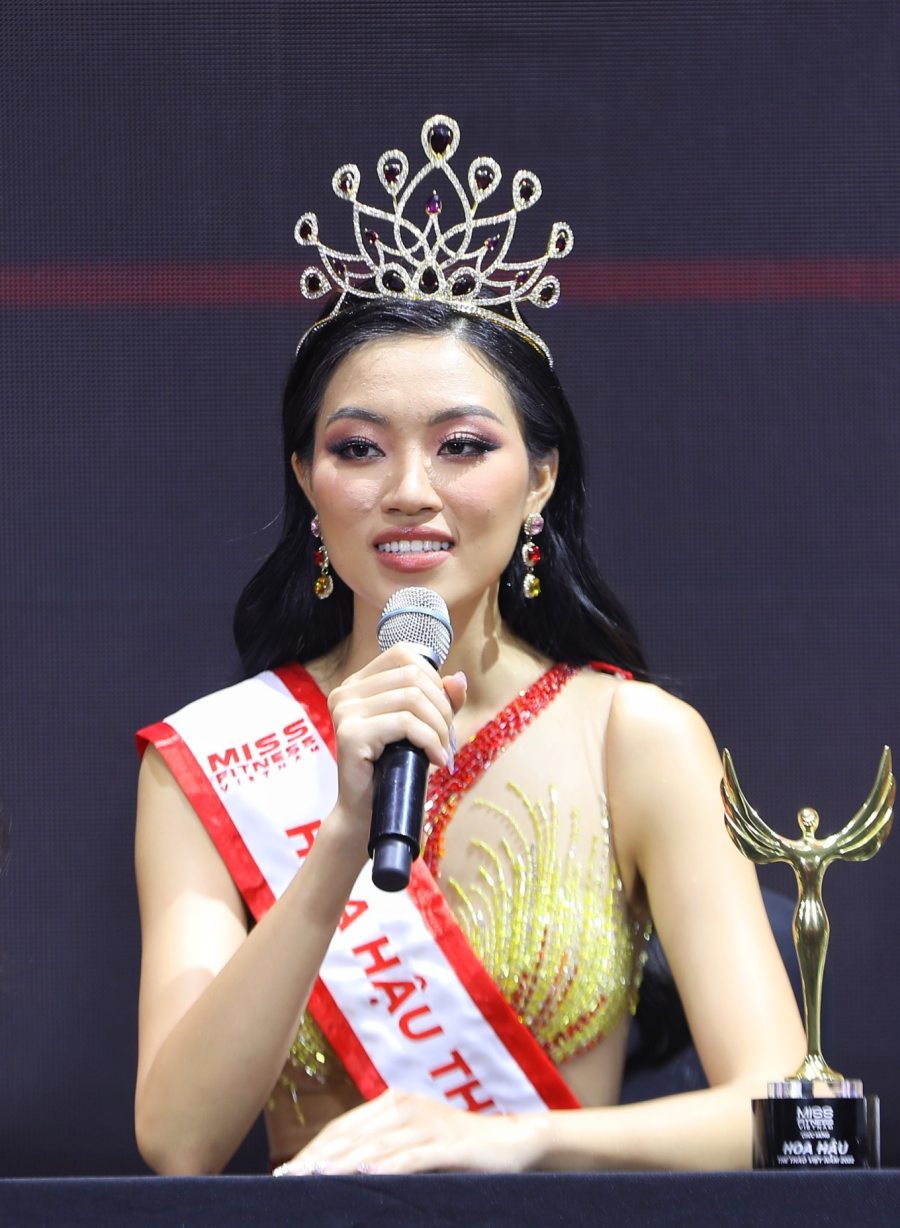 Tân Hoa hậu Thể thao Việt Nam phản hồi về nghi vấn sử dụng bóng cười - 2