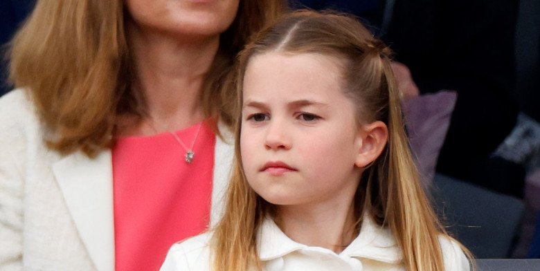 Nhận không ra Công chúa Anh Charlotte ở tuổi lên 7: Xinh đẹp như thiếu nữ, giống y hệt bố William - 8