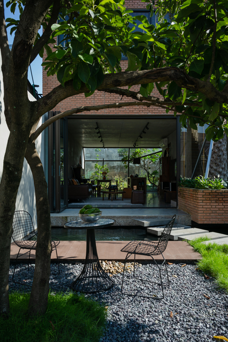 Nhà gạch tối giản và xanh mát của gia đình 5 người ở Đồng Nai - 11