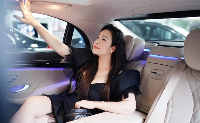 &#34;Chị em dâu&#34; đối đầu: Cao Thái Hà làm CEO, Nhật Kim Anh 1 năm tậu 3 xe tiền tỷ liệu có kém cạnh? - 17