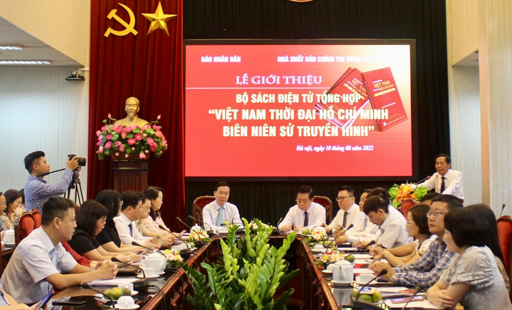 Bộ sách điện tử “Việt Nam thời đại Hồ Chí Minh - Biên niên sử truyền hình” chính thức được ra mắt - 1