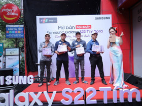 Chưa đầy 1 giờ, FPT Shop đã bán hết 22 chiếc Galaxy S22 Bora Purple đầu tiên